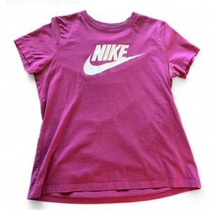Nike Magenta Short Sleeve T-Shirt Size Medium Logo Tee Casual Cotton Top
